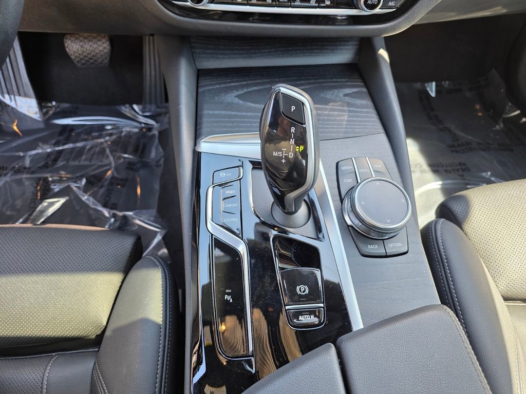 Used 2023 BMW 540i xDrive w/ Convenience Package image 25