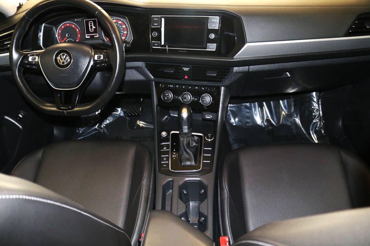 Used 2019 Volkswagen Jetta SE w/ Cold Weather Package FWD image 20