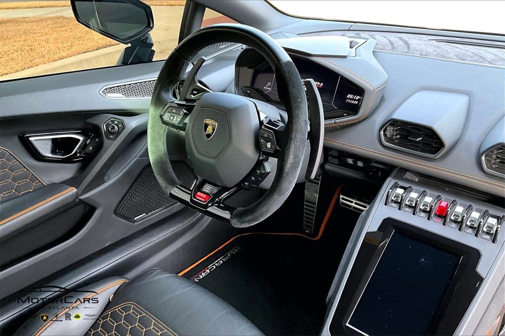 Used 2020 Lamborghini Huracan EVO image 7