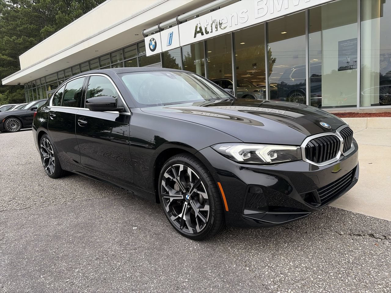 Certified 2026 BMW 330i Sedan RWD image 2
