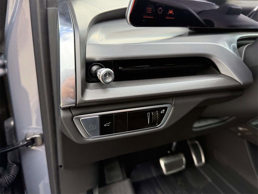 New 2026 Cadillac Vistiq Luxury w/ LPO, Floor Liner Package image 23