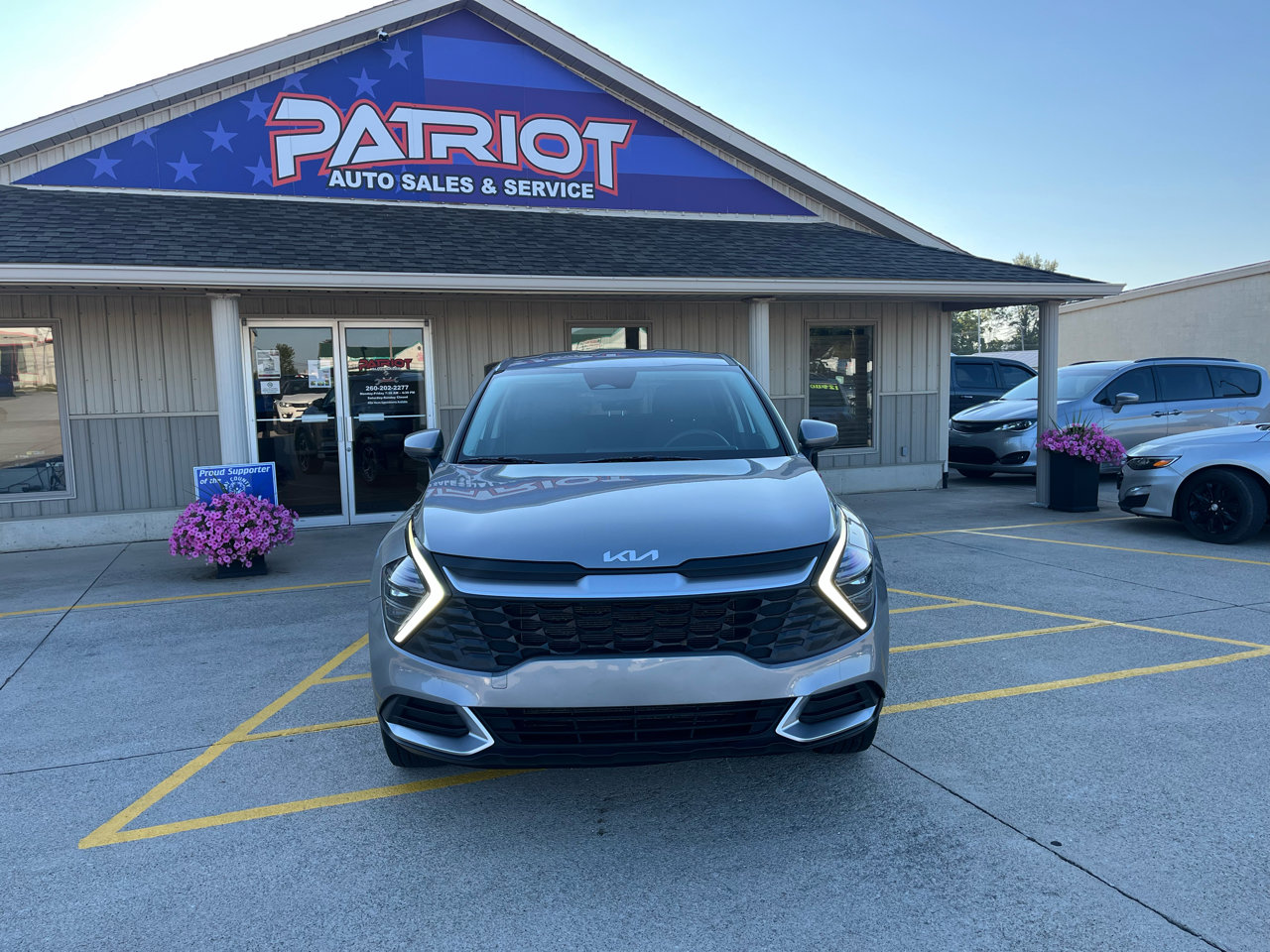 Used 2024 Kia Sportage LX image 2