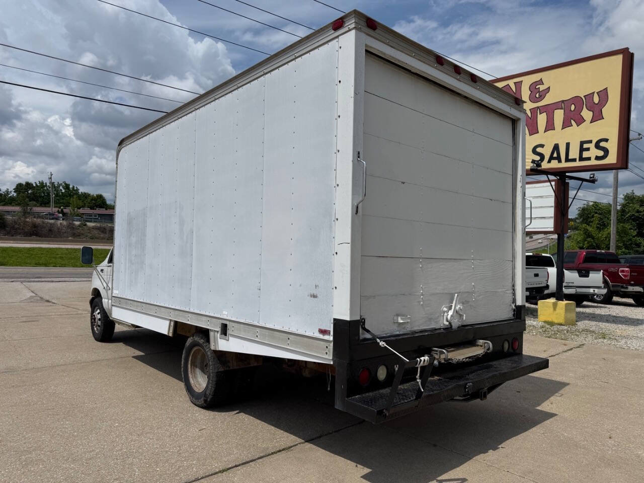Used 1998 Ford E-350 and Econoline 350 RWD image 7