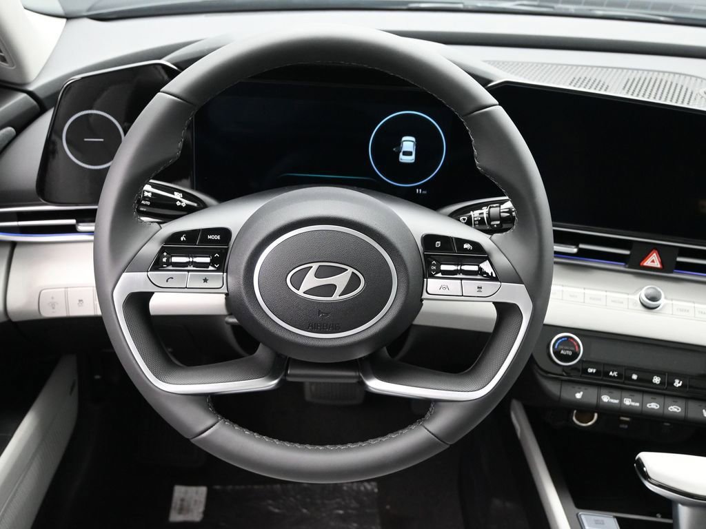 New 2025 Hyundai Elantra Limited image 21