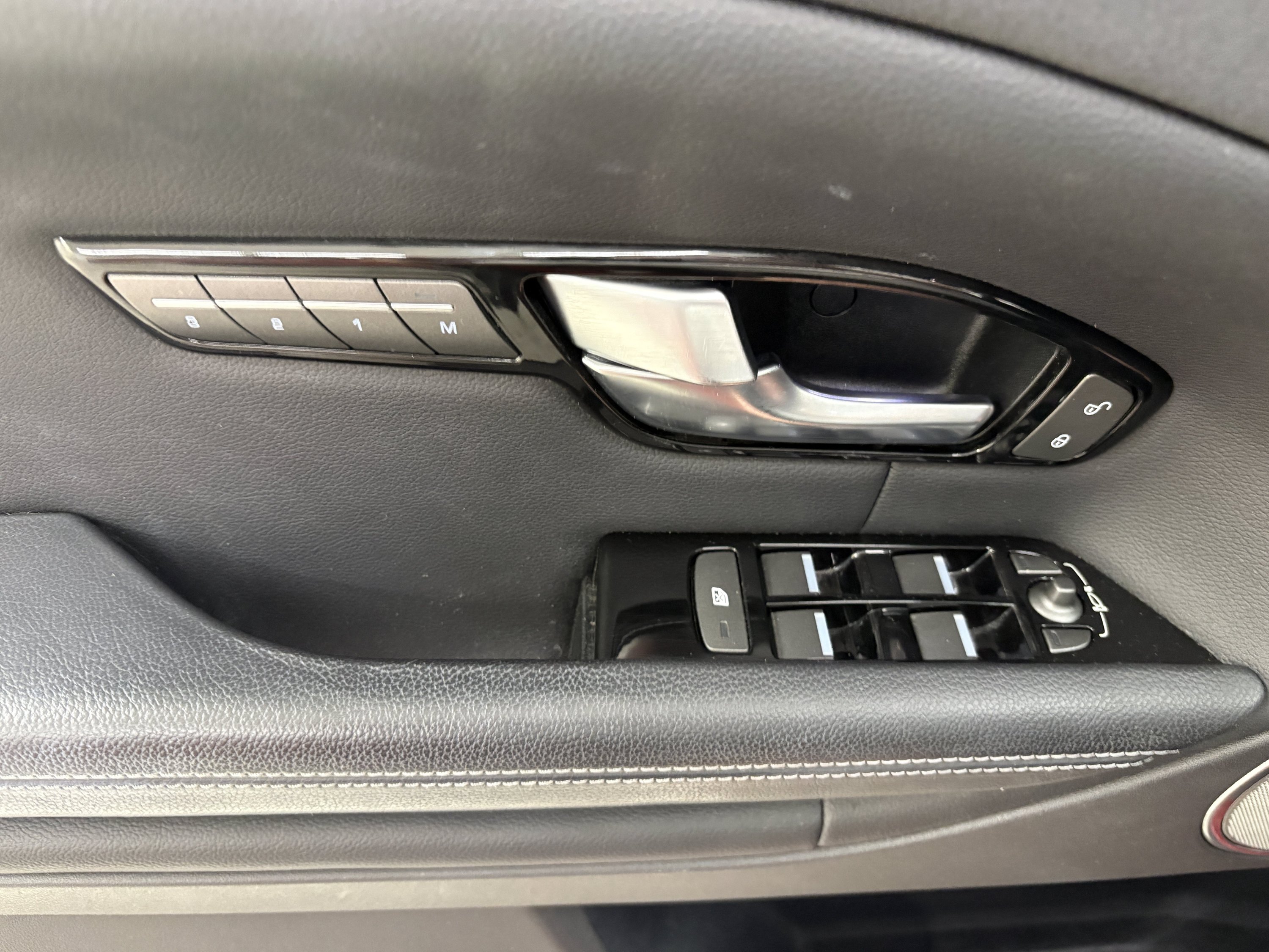 Used 2016 Land Rover Range Rover Evoque SE Premium AWD/4WD image 28