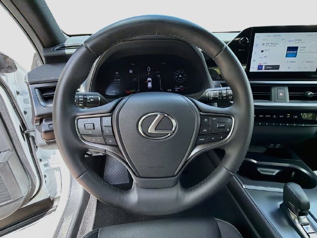 Used 2025 Lexus UX 300h FWD image 39