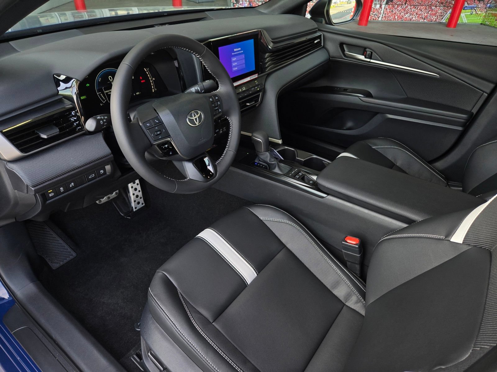Used 2026 Toyota Camry Hybrid FWD image 8