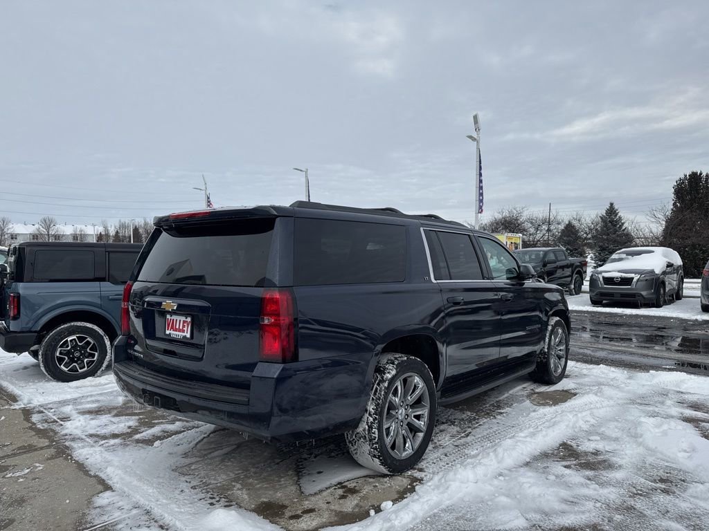 Used 2018 Chevrolet Suburban LT image 9