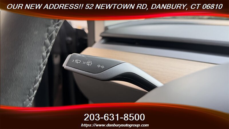 Used 2024 Tesla Model Y 2WD image 17