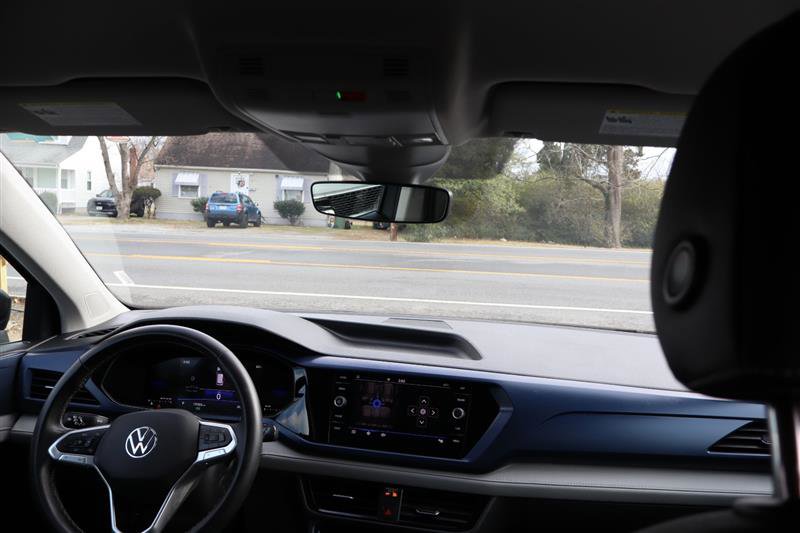 Used 2024 Volkswagen Taos SE image 16