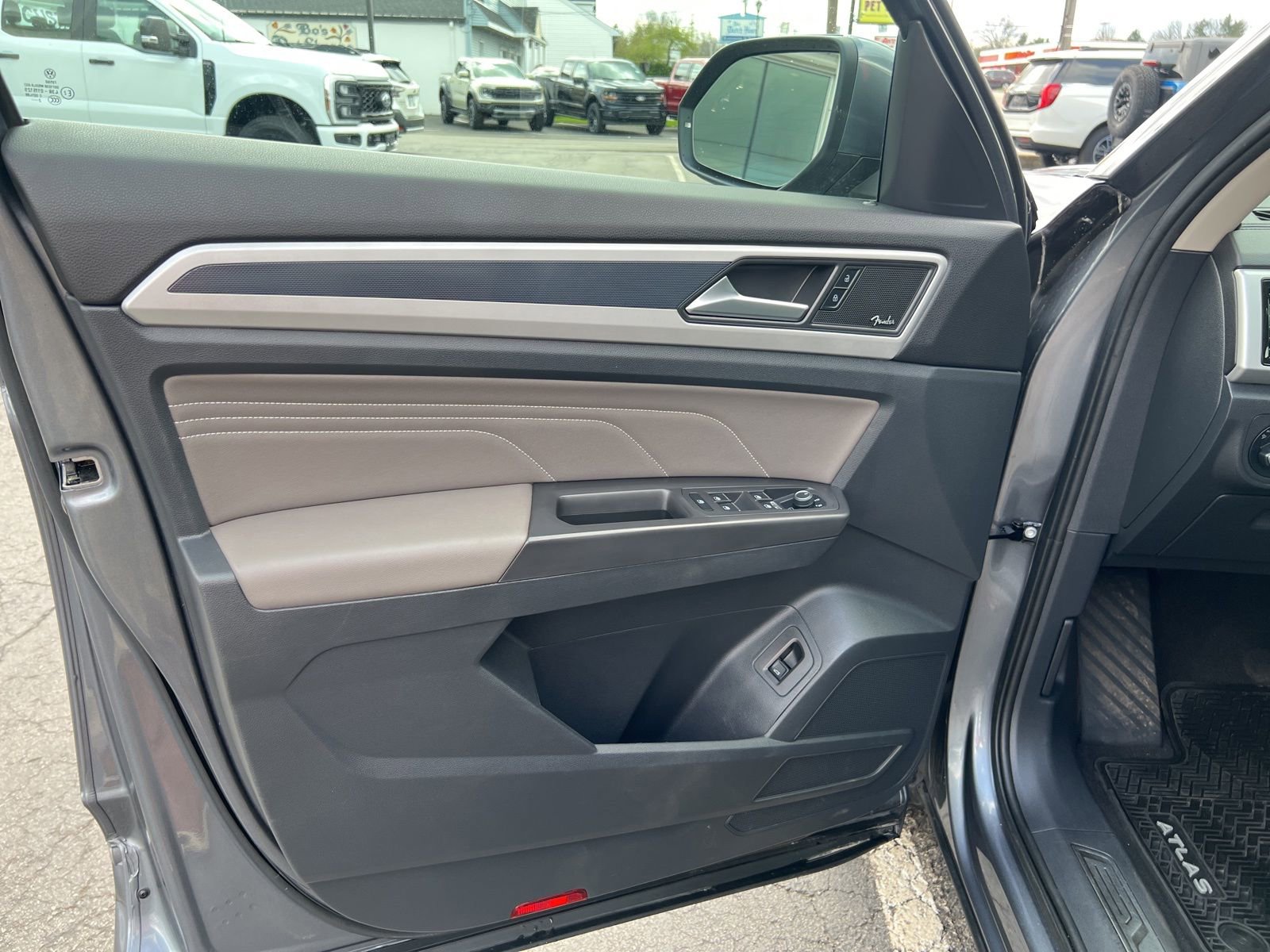 Used 2023 Volkswagen Atlas SEL Premium image 11