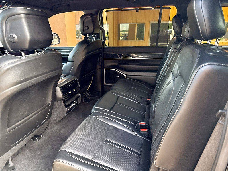 Used 2022 Jeep Wagoneer Series II w/ Convenience Group I AWD/4WD image 16