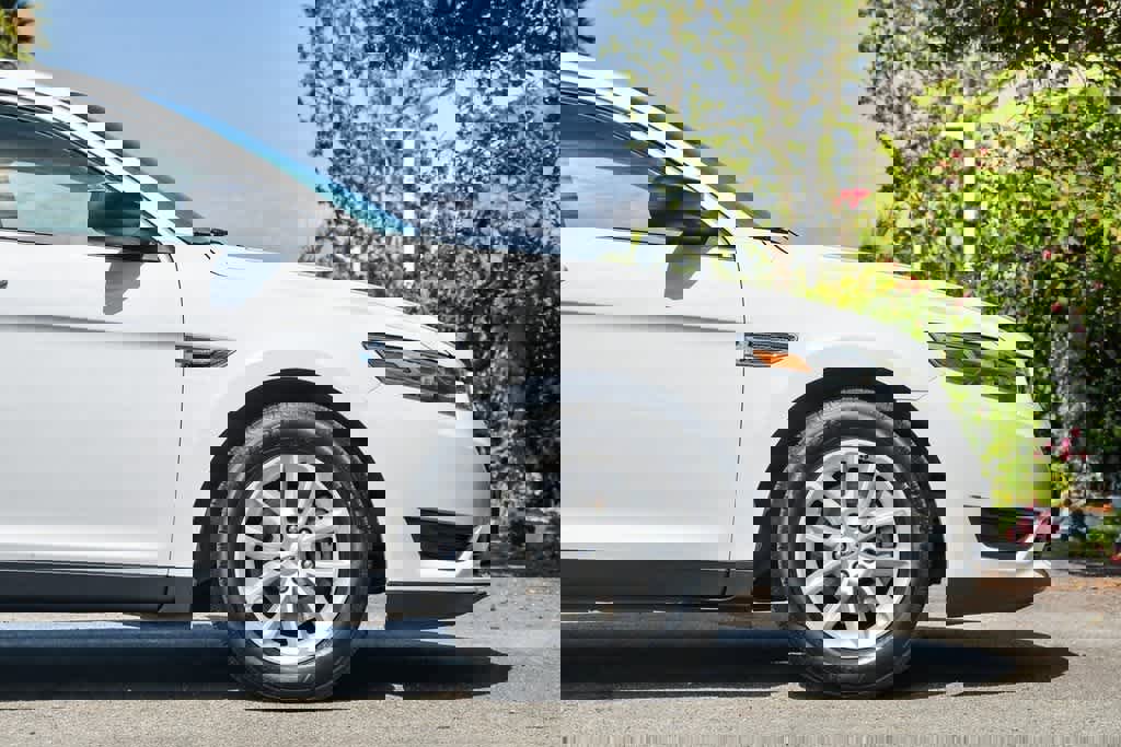 Used 2013 Ford Taurus SE image 11