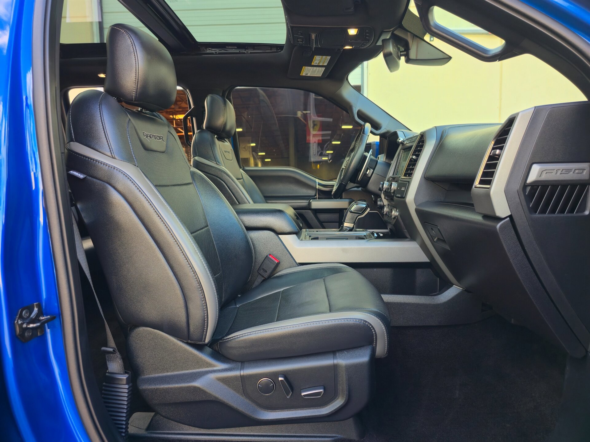 Used 2017 Ford F150 Raptor w/ Equipment Group 802A Luxury AWD/4WD image 32