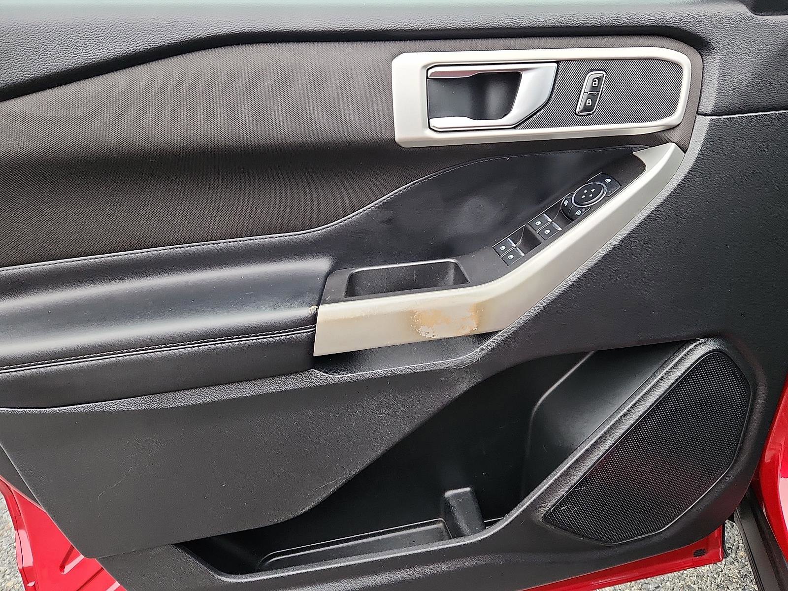 Used 2020 Ford Explorer XLT w/ Comfort Package image 12