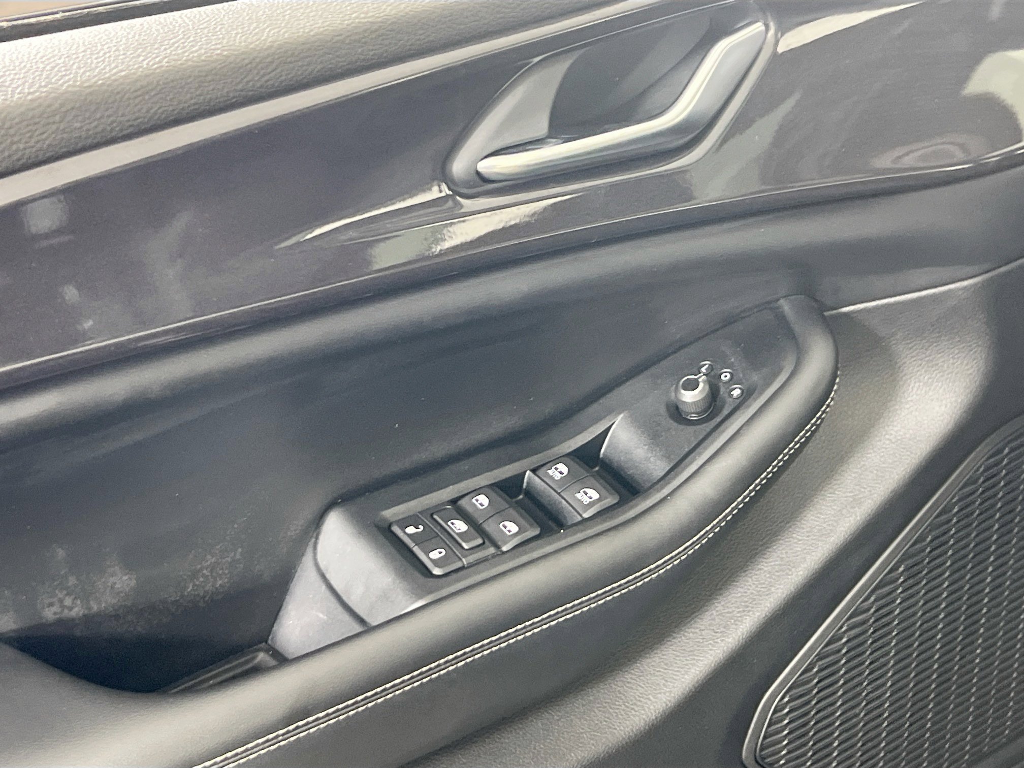 Used 2023 Jeep Grand Cherokee Altitude AWD/4WD image 17