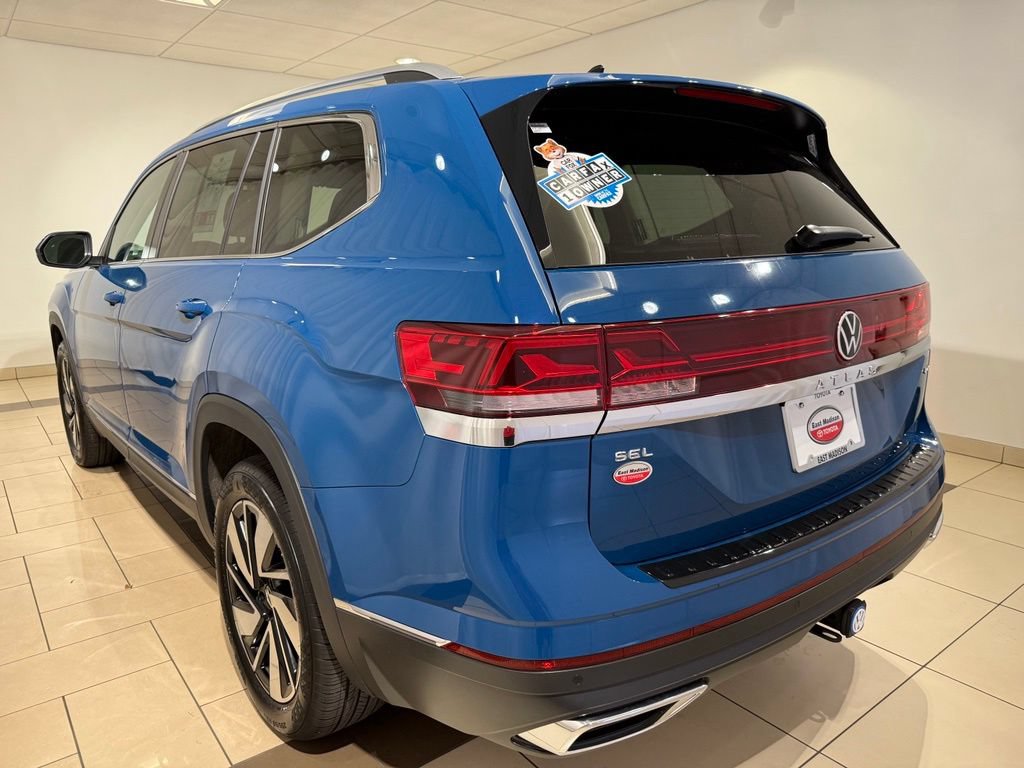 Used 2025 Volkswagen Atlas SEL AWD/4WD image 3