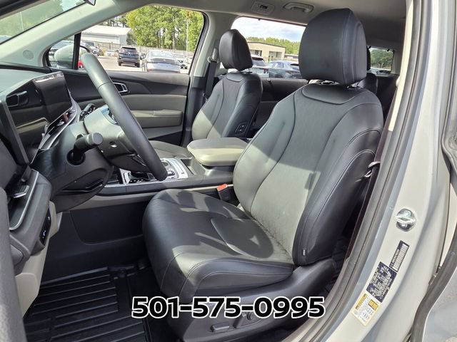 Used 2026 Kia Carnival EX FWD image 8
