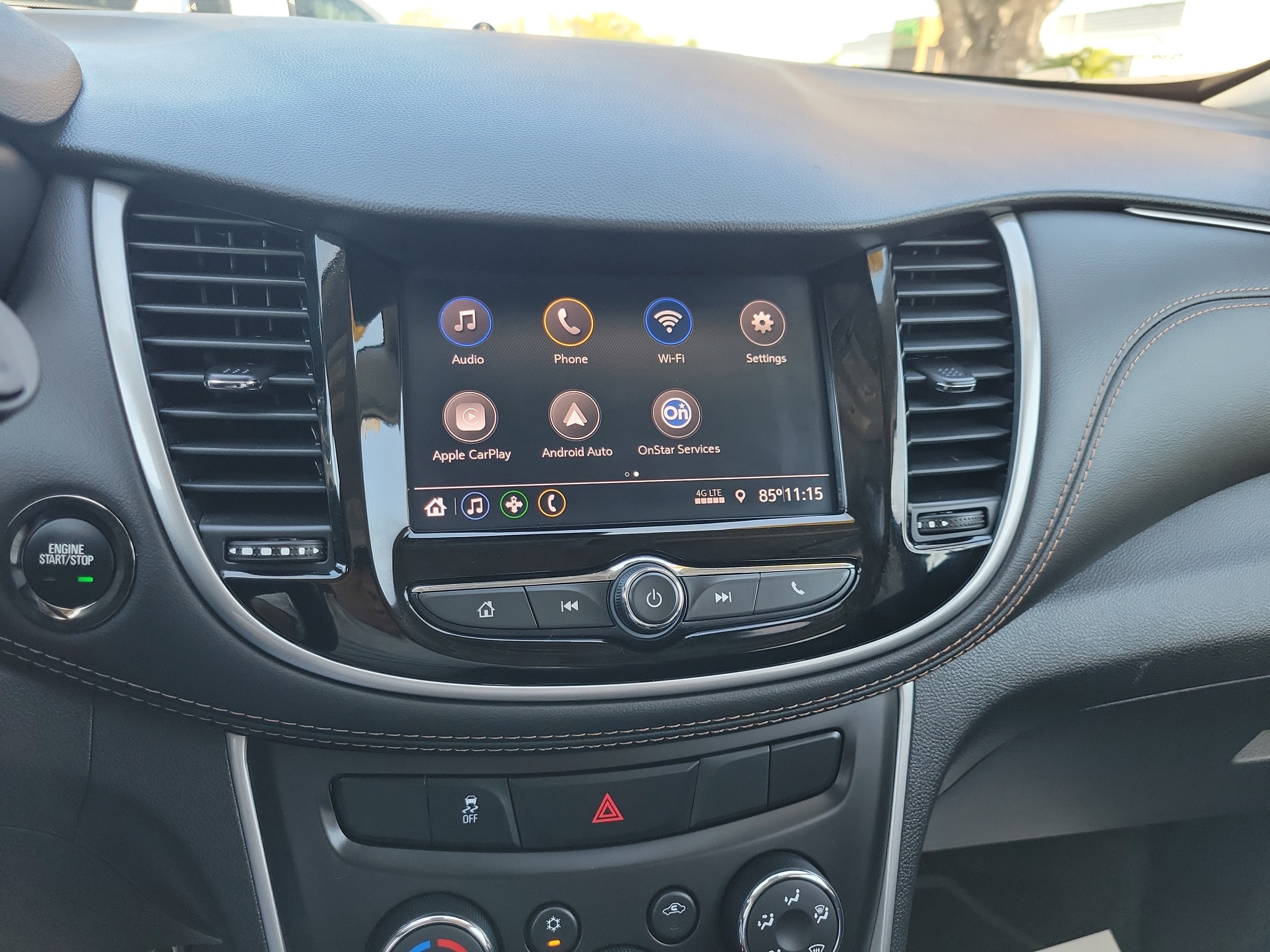 Certified 2022 Chevrolet Trax LT w/ LT Convenience Package image 21