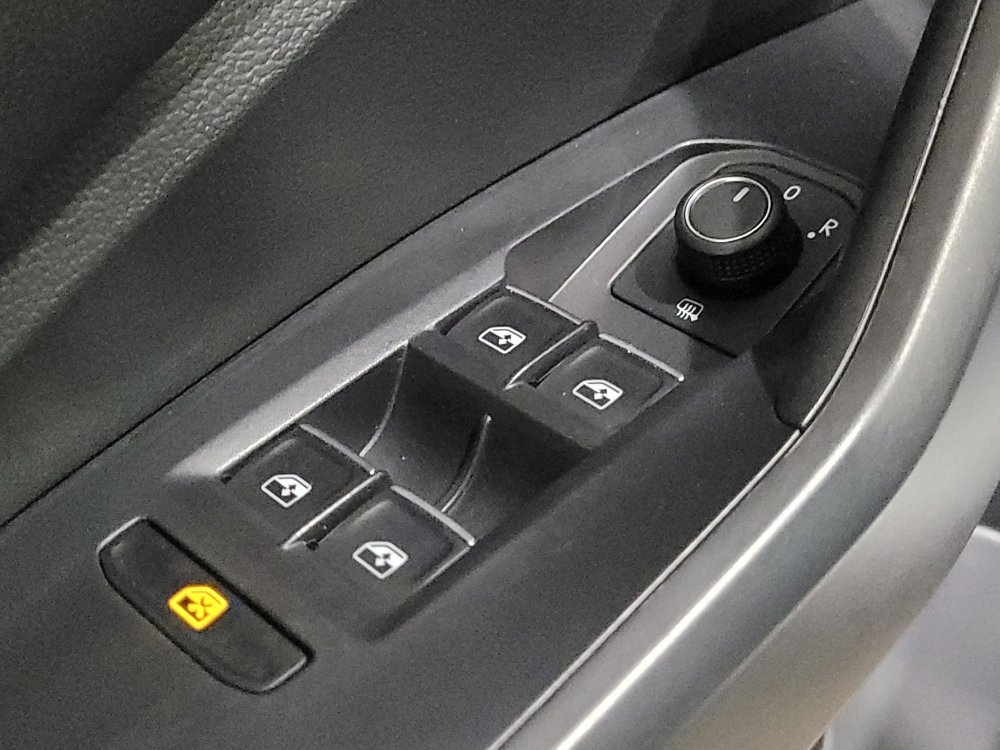 Used 2021 Volkswagen Jetta SE w/ SE Cold Weather Package FWD image 27