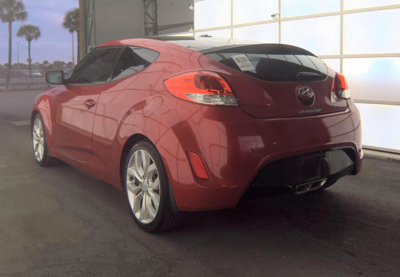 Used 2013 Hyundai Veloster W/ RED INTERIOR 2DR HATCHBACK w/ Style Pkg image 8