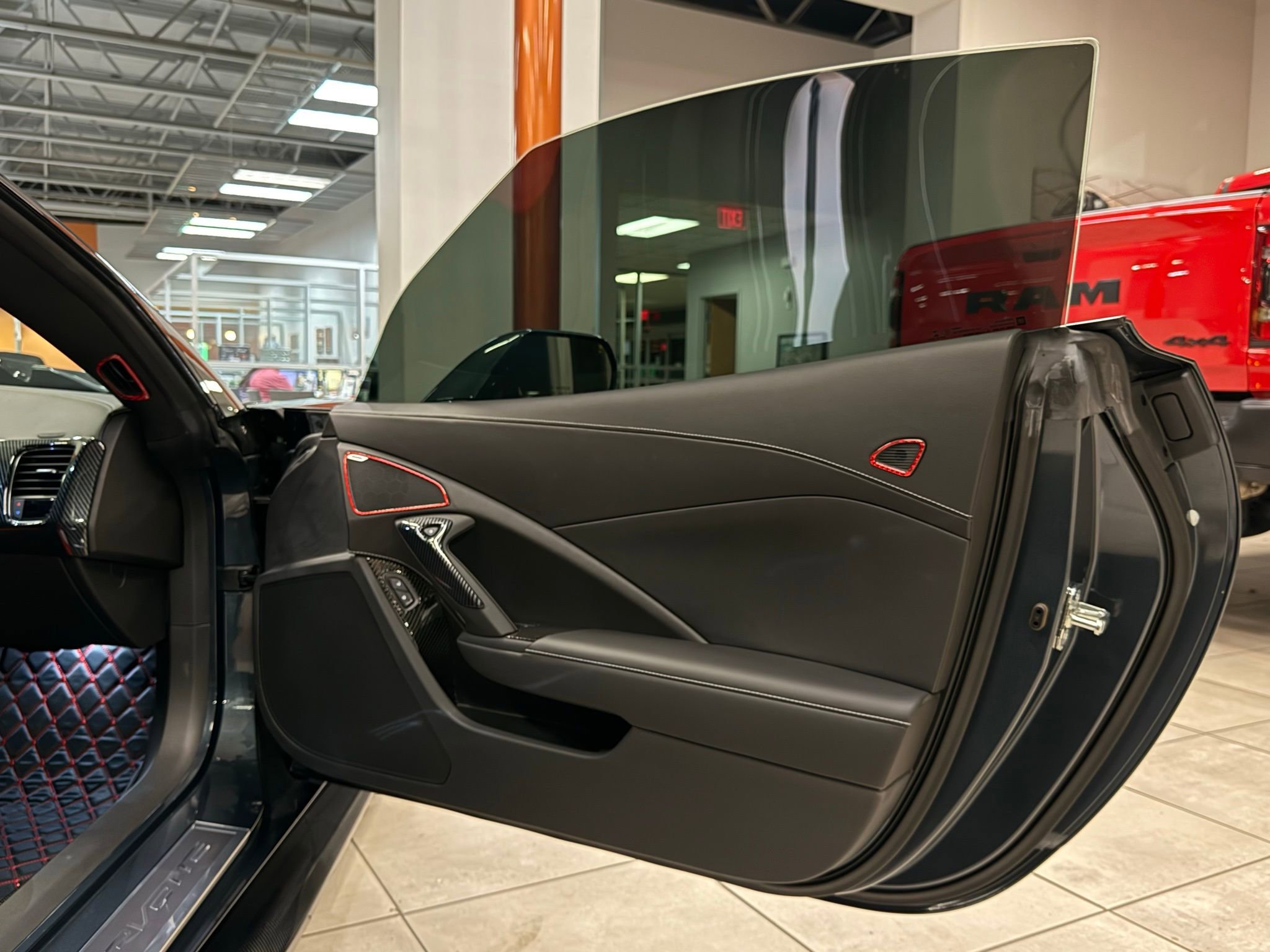 Used 2019 Chevrolet Corvette Stingray Coupe w/ Carbon Flash Badge Package image 25