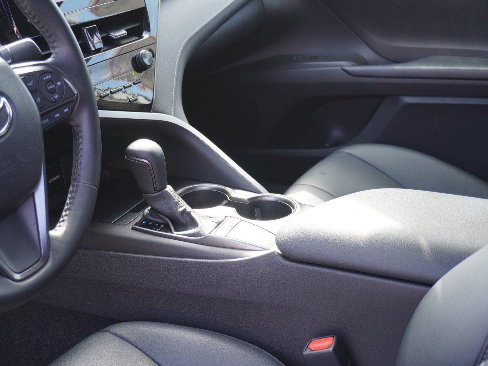 Used 2023 Toyota Camry SE FWD image 18