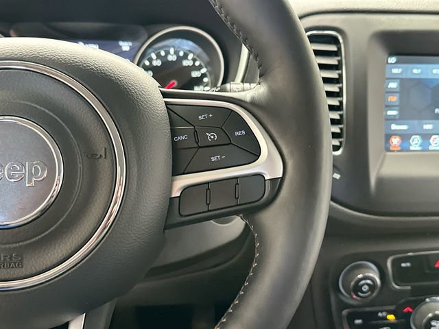 Used 2018 Jeep Compass Latitude w/ Popular Equipment Group AWD/4WD image 9