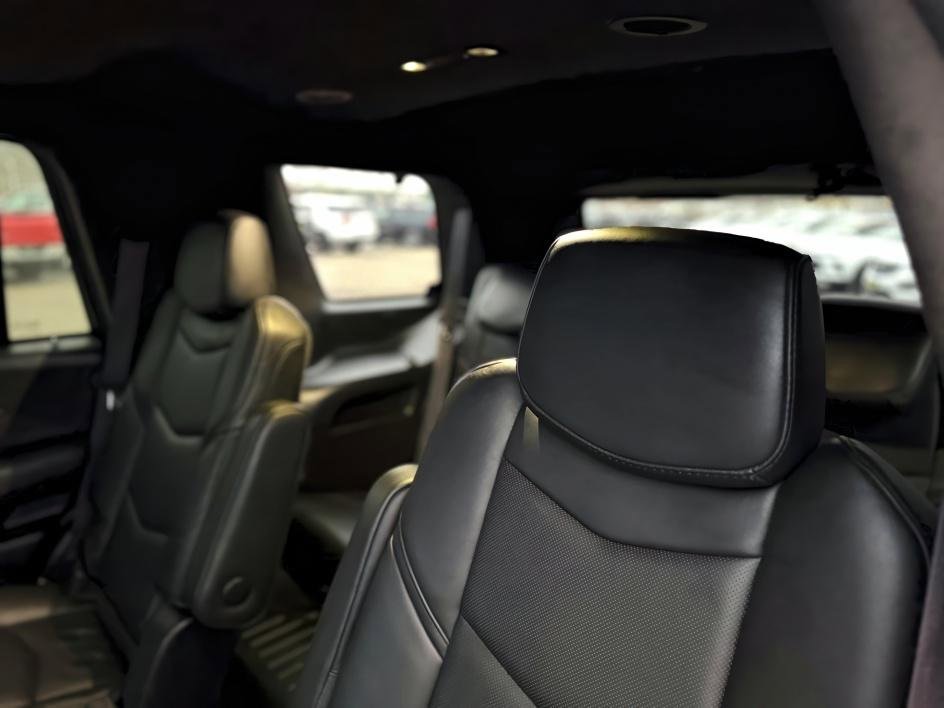 Used 2015 Cadillac Escalade Platinum image 9