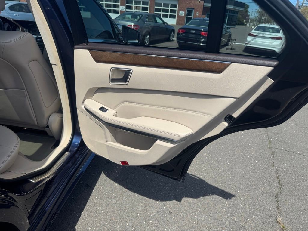 Used 2016 Mercedes-Benz E 350 4MATIC Sedan image 32