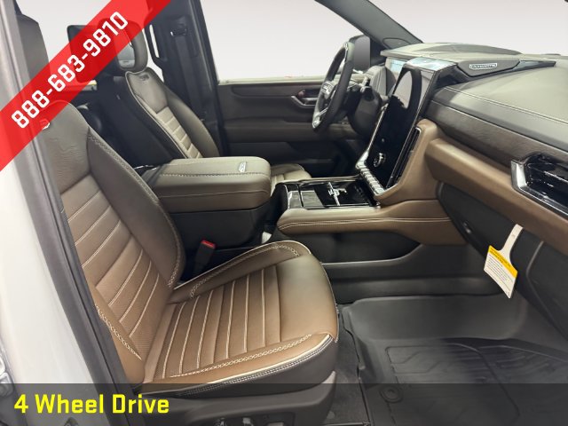 New 2026 GMC Yukon Denali Ultimate w/ LPO, Floor Liner Package AWD/4WD image 5