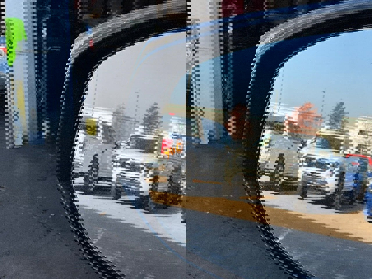 Used 2025 Toyota RAV4 XLE image 20