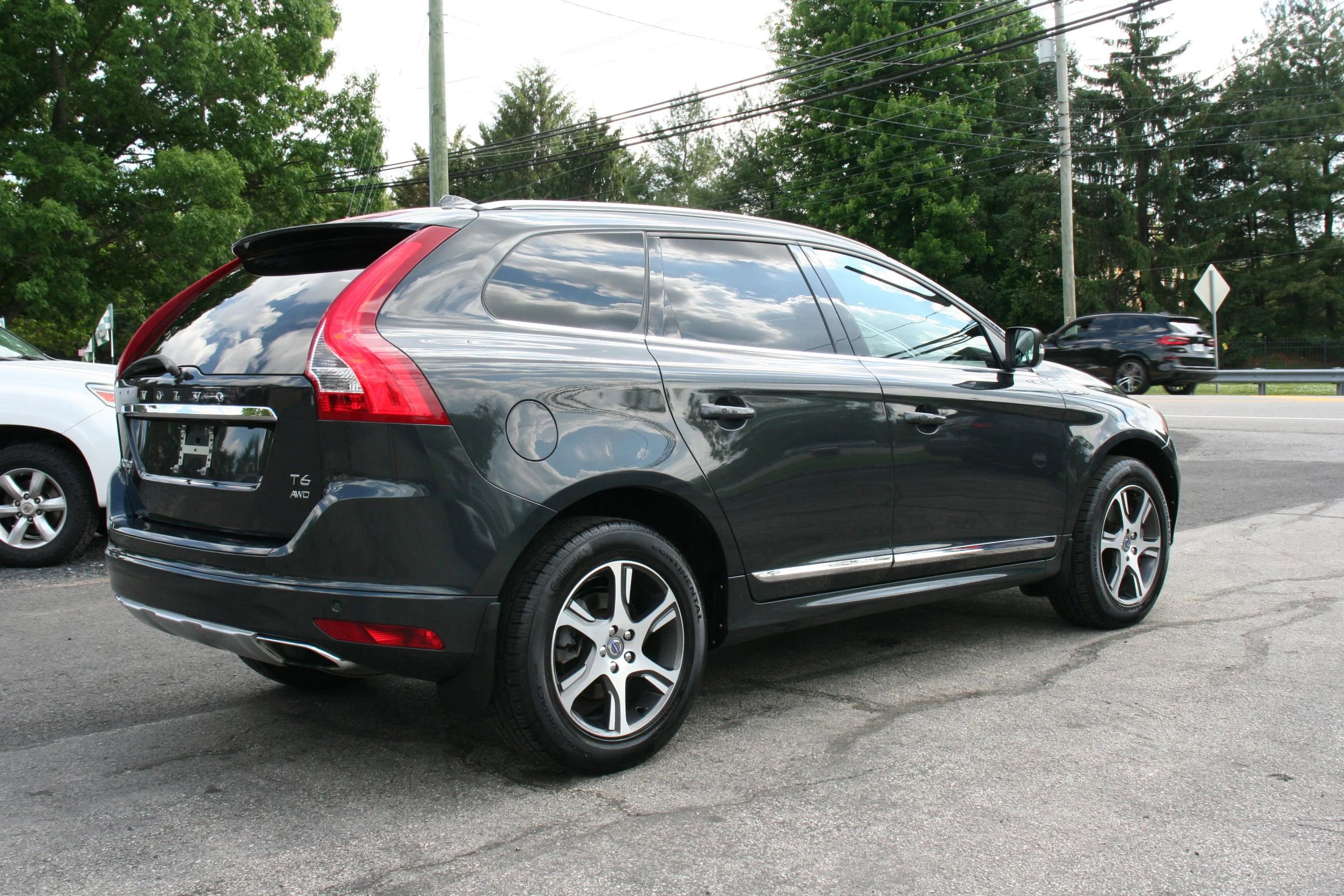 Used 2015 Volvo XC60 T6 w/ Protection Package AWD/4WD image 5