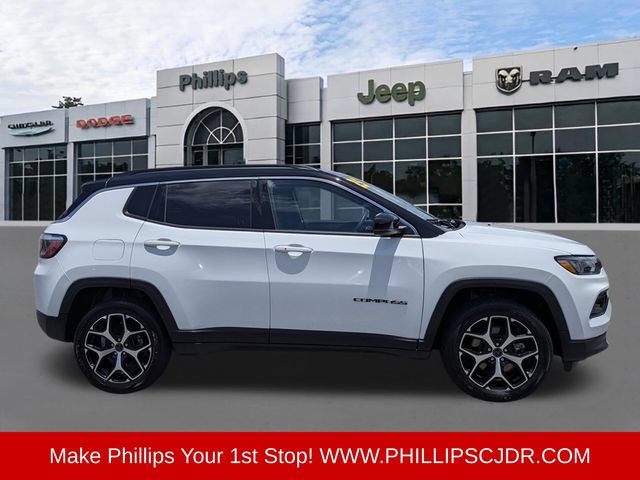 Used 2025 Jeep Compass Limited AWD/4WD image 2