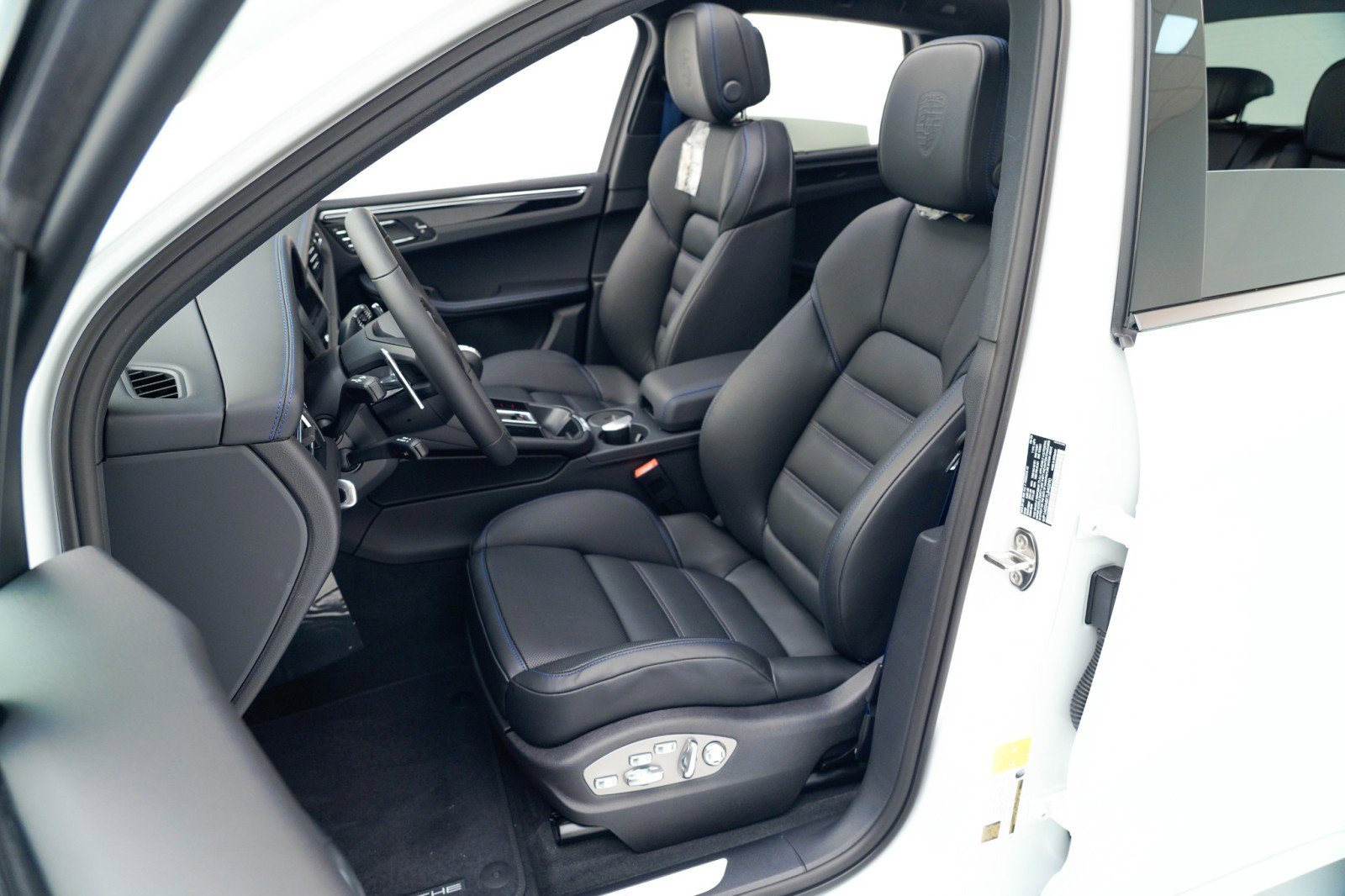 New 2026 Porsche Macan S image 5