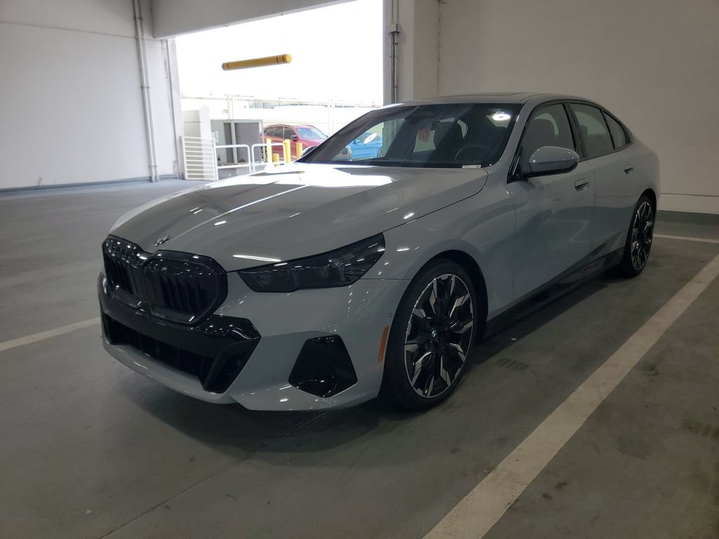 Used 2026 BMW 530i w/ M Sport Package RWD image 1