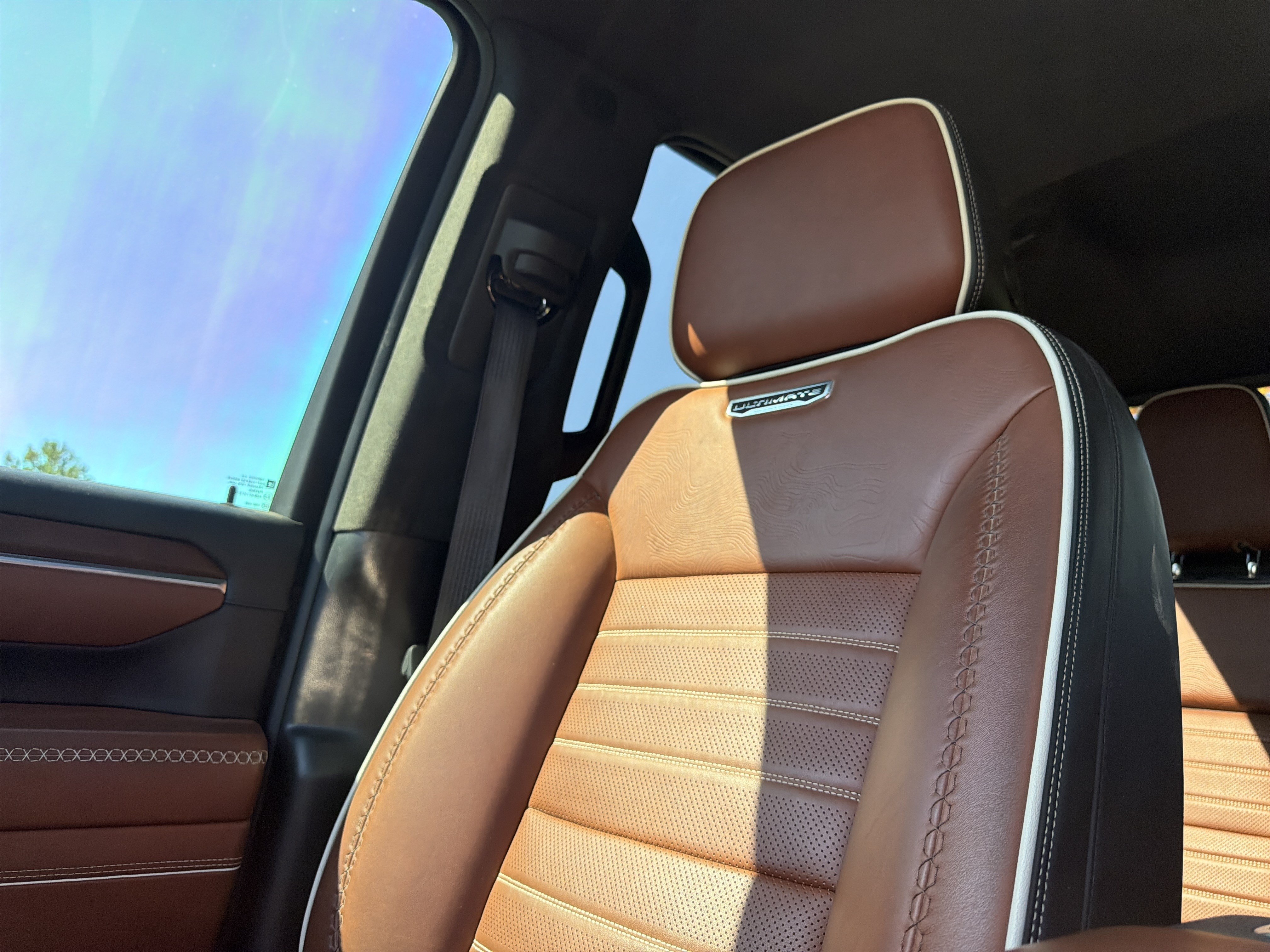 Used 2024 GMC Sierra 3500 Denali Ultimate AWD/4WD image 25