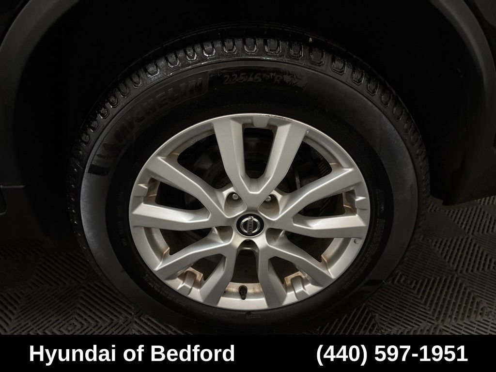 Used 2018 Nissan Rogue SV AWD/4WD image 26