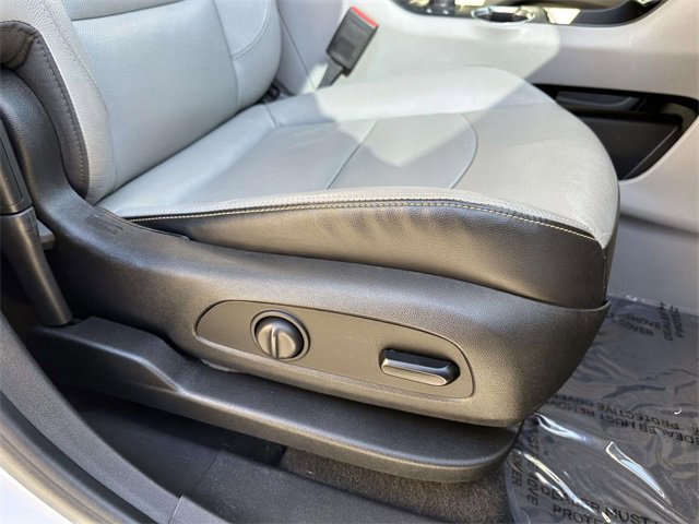 Used 2021 GMC Terrain SLT w/ LPO, Bright Accent Package image 26