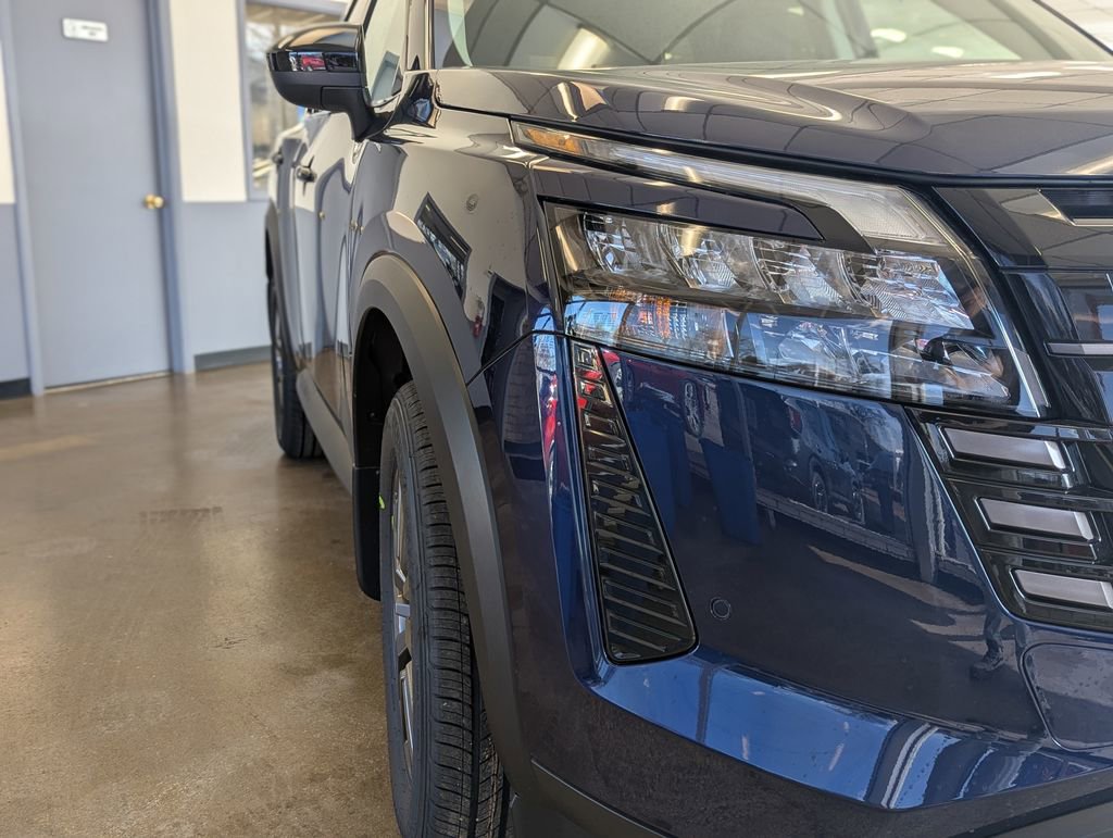 New 2026 Nissan Pathfinder SV image 12