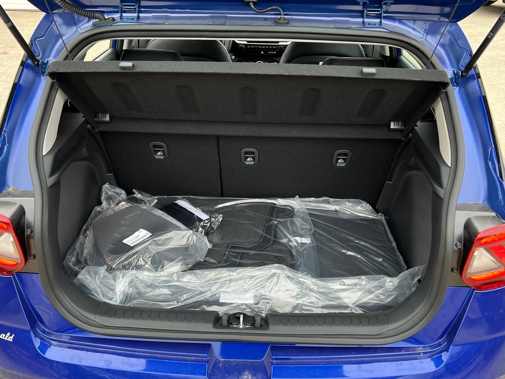 New 2025 Hyundai Venue Limited FWD image 18