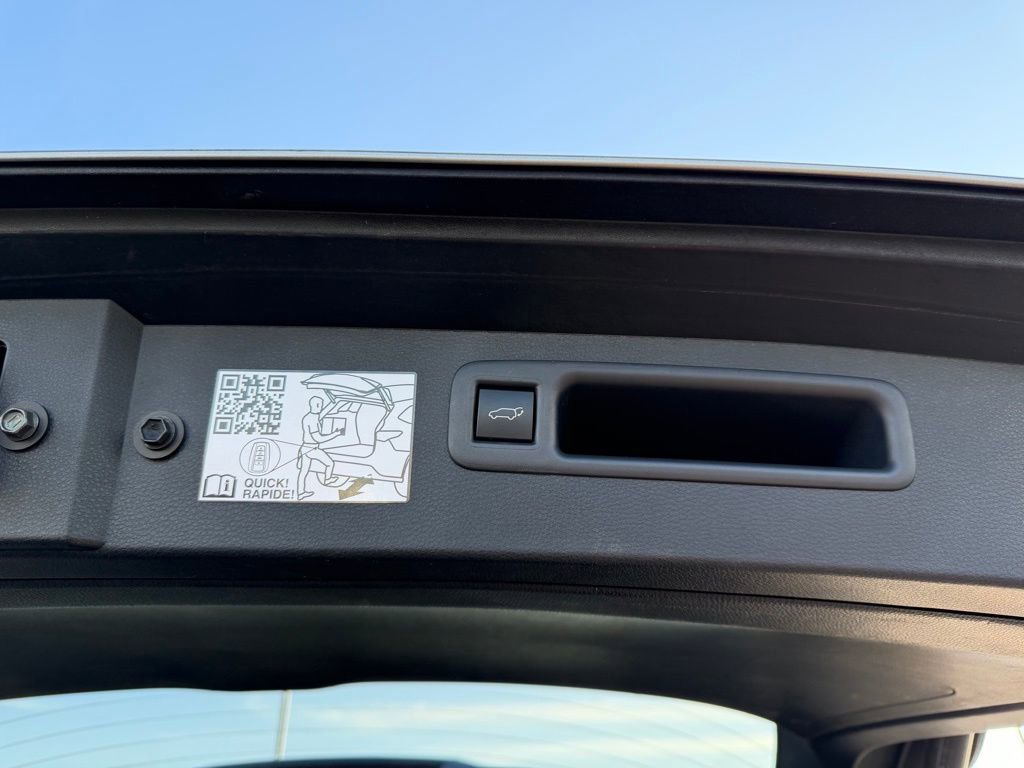 Used 2024 Toyota Highlander XLE image 46