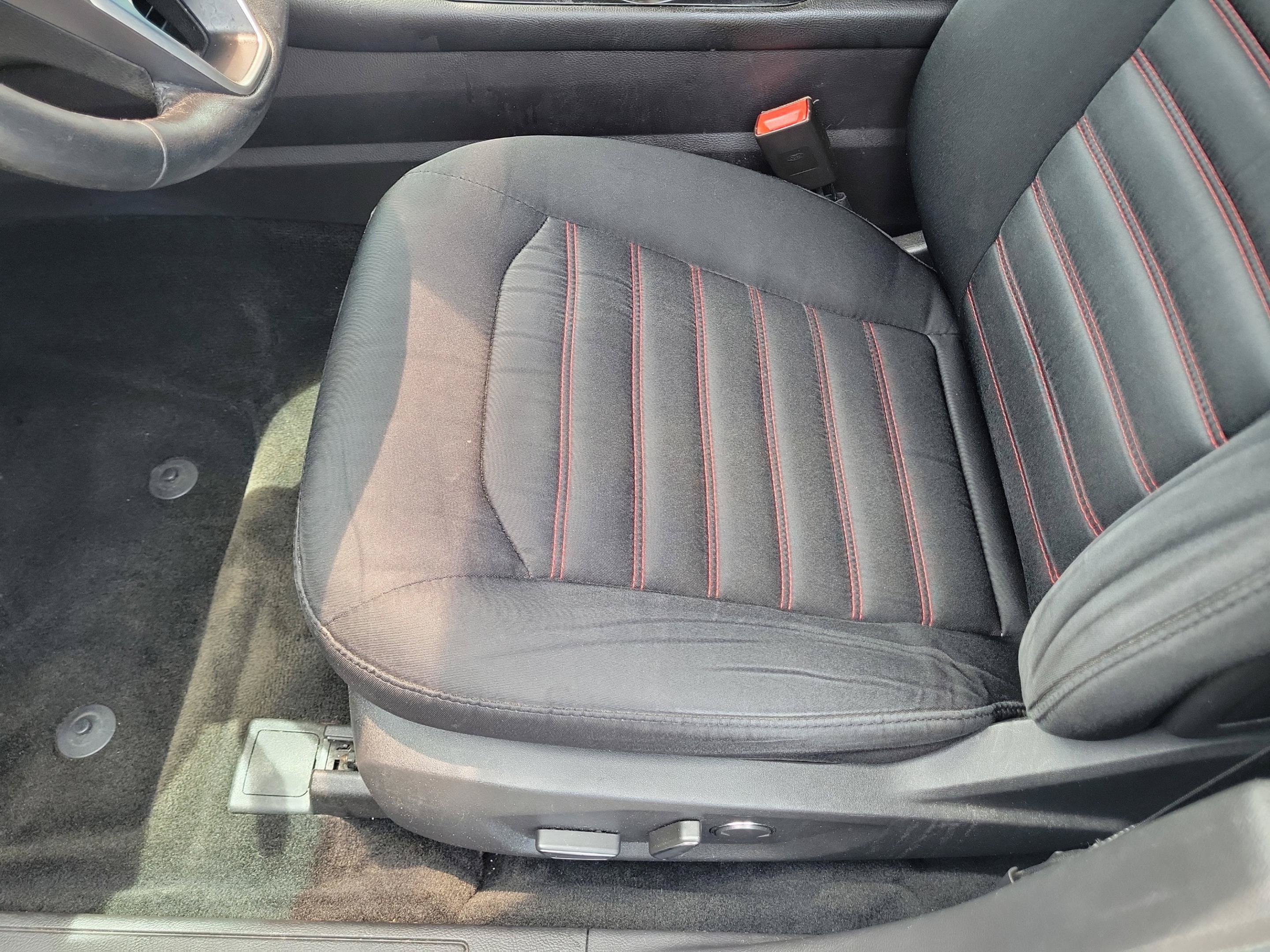Used 2016 Ford Fusion SE FWD image 25