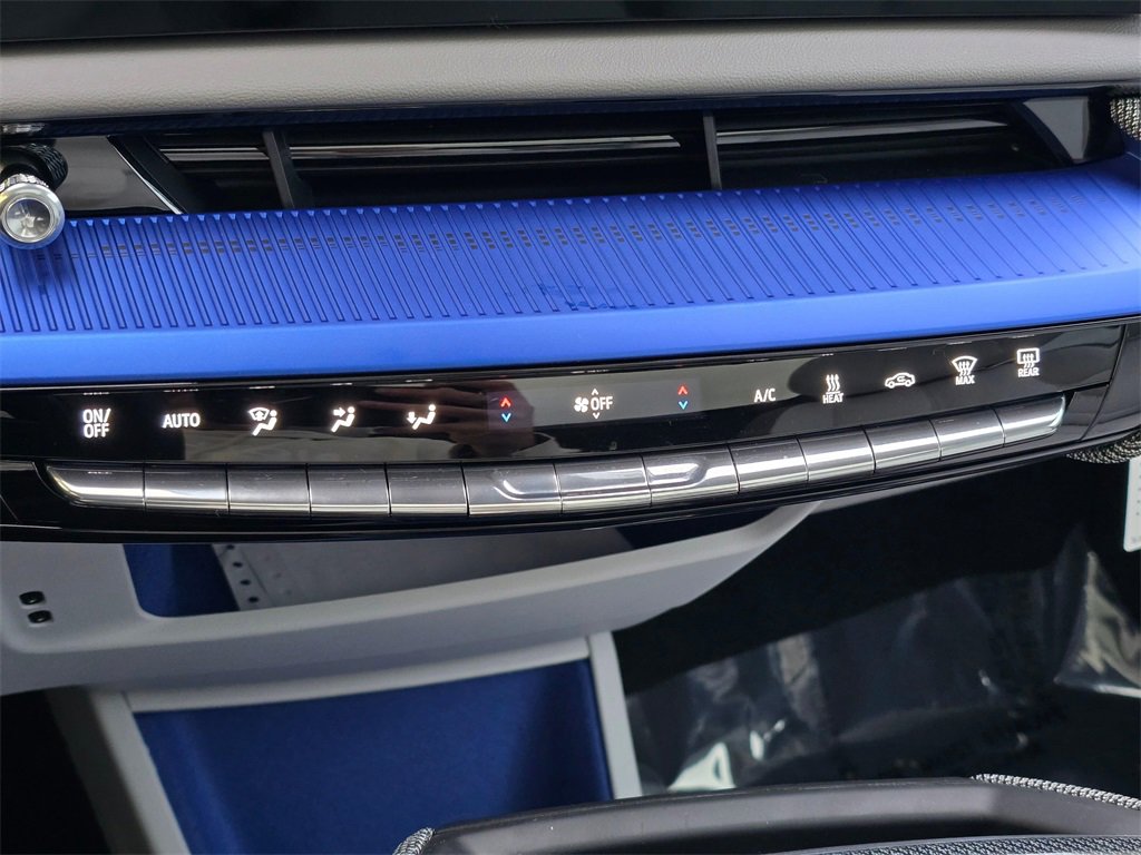 New 2026 Cadillac Optiq Luxury 1 image 28