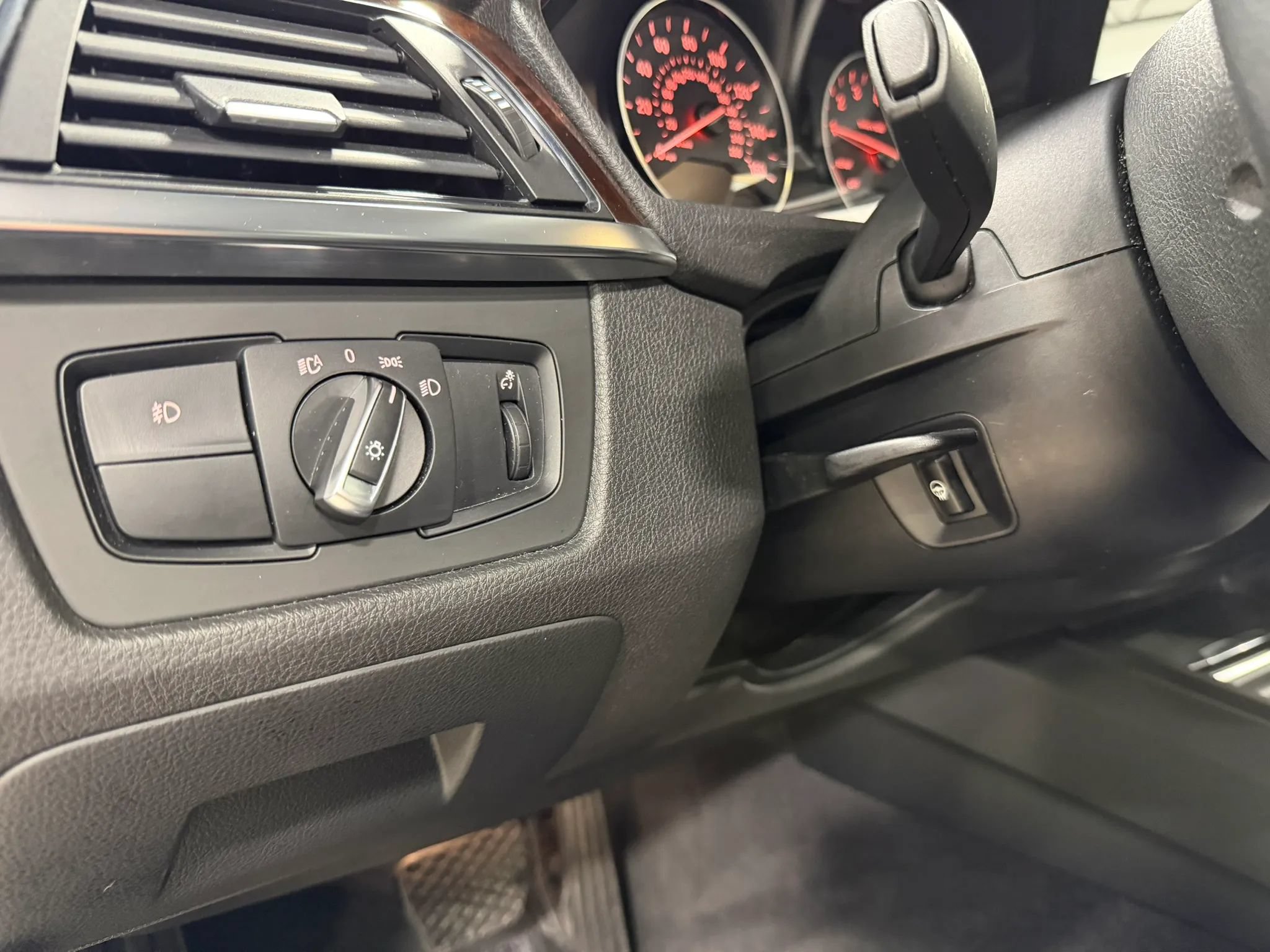 Used 2015 BMW 328i xDrive Sedan AWD/4WD image 15