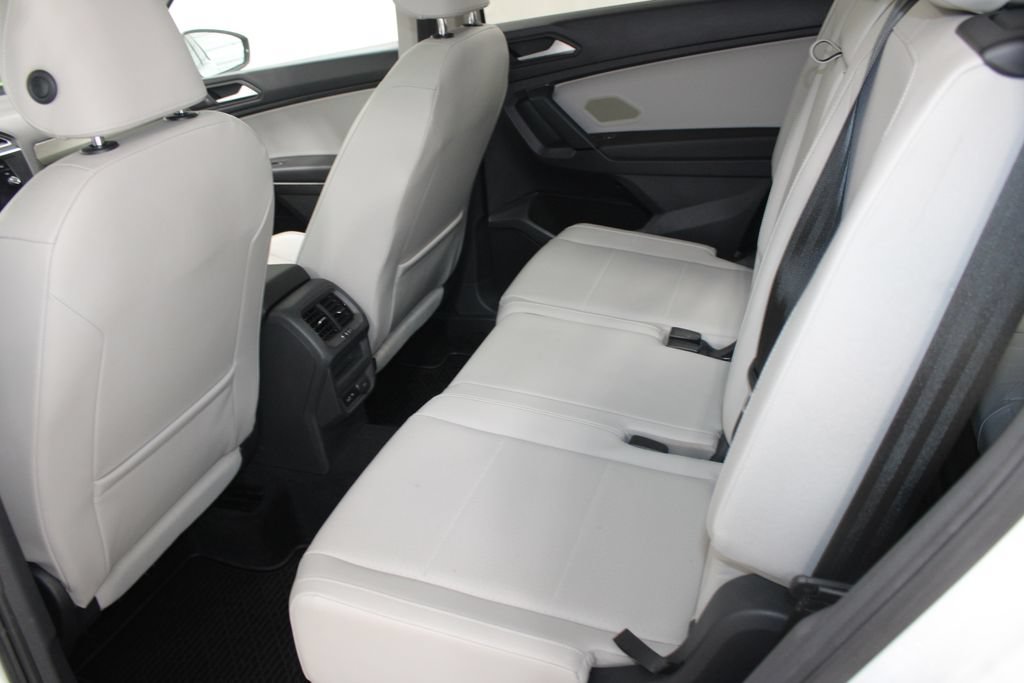 Used 2019 Volkswagen Tiguan SEL FWD image 16