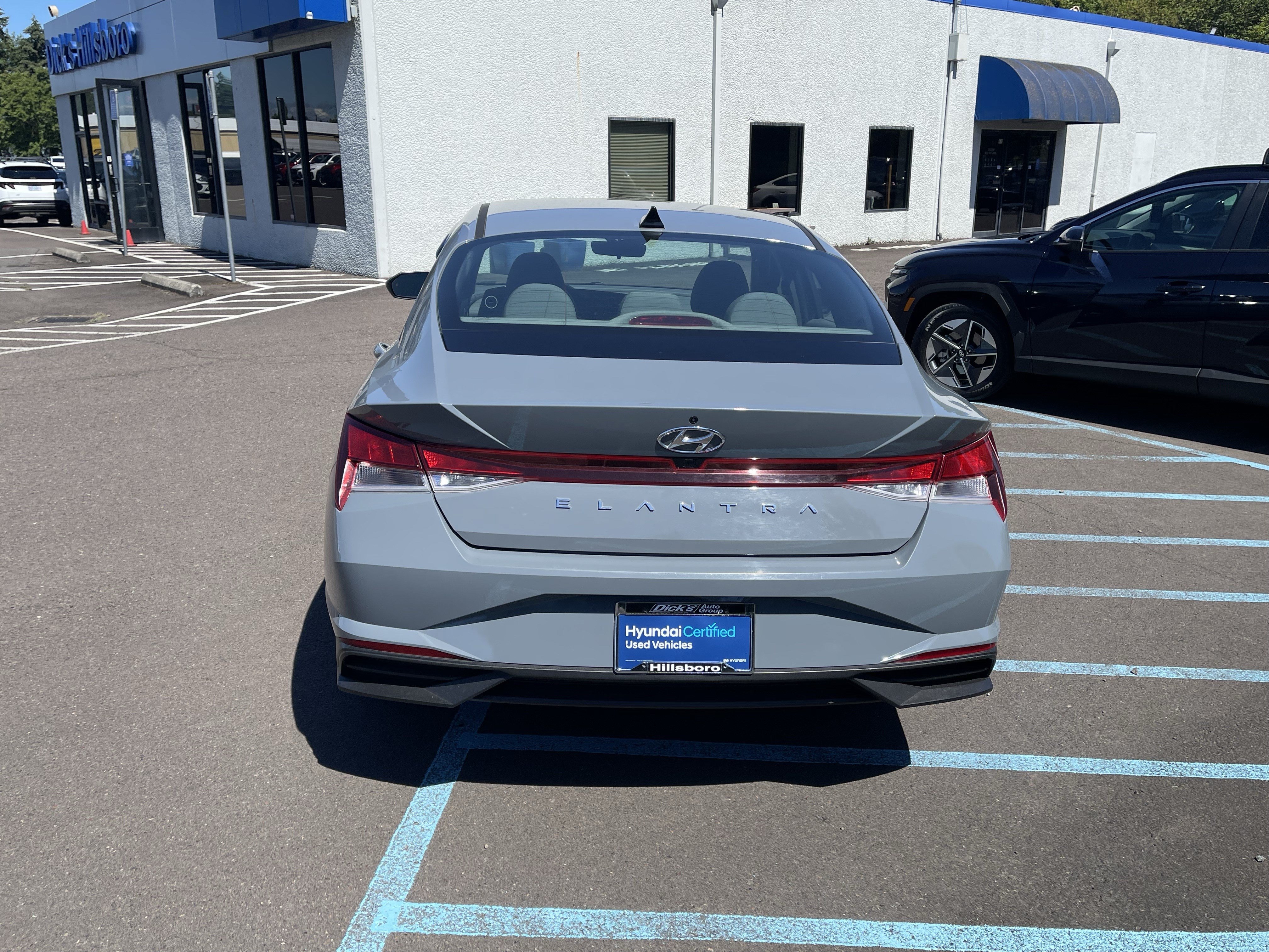Certified 2022 Hyundai Elantra SEL w/ Convenience Package FWD image 4