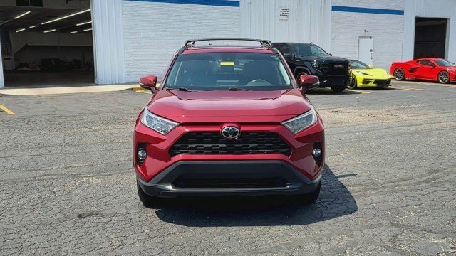 Used 2020 Toyota RAV4 XLE image 9