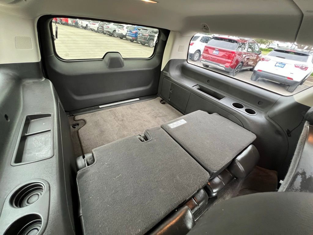 Used 2011 Cadillac Escalade ESV Luxury AWD/4WD image 26