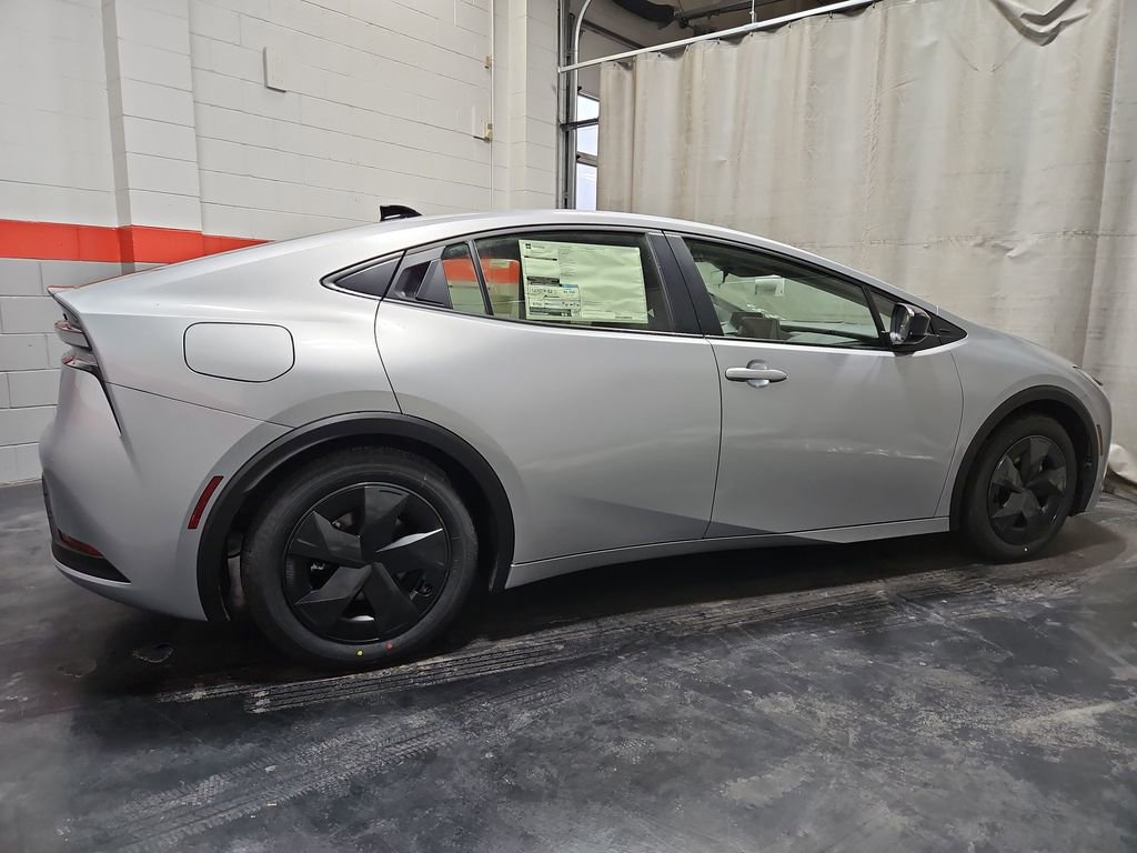 New 2026 Toyota Prius Plug-In Hybrid image 9